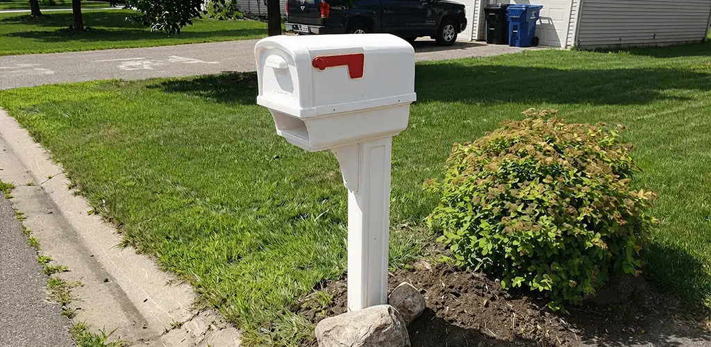 Mailbox installation for a residential curbside mailbox in Richmond, VA